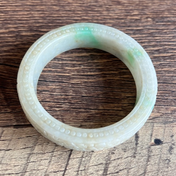 💚💯Authentic traditional carved green/yellow/white Jade bangle translucent - Picture 2 of 9